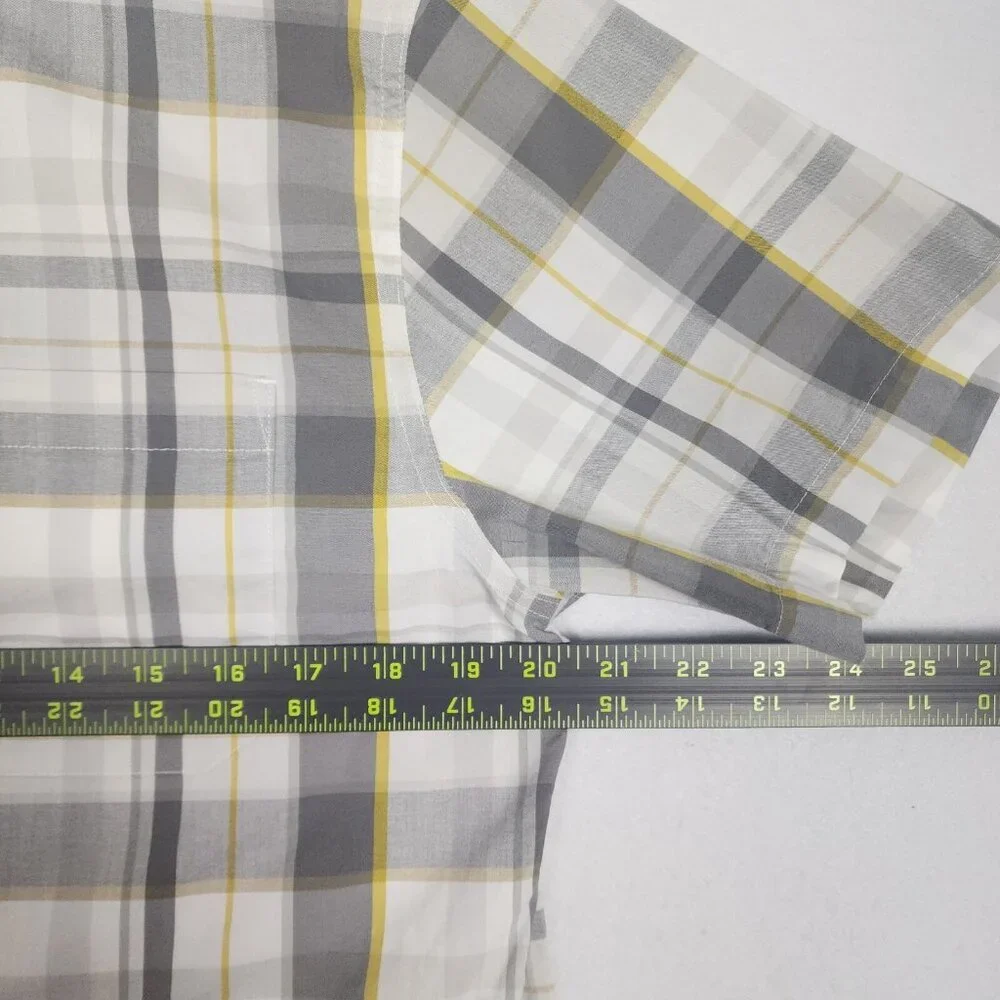 Lot of 2 Eddie Bauer Mens Shirt Sz M‎ & L Classic Fit Short Sleeve
